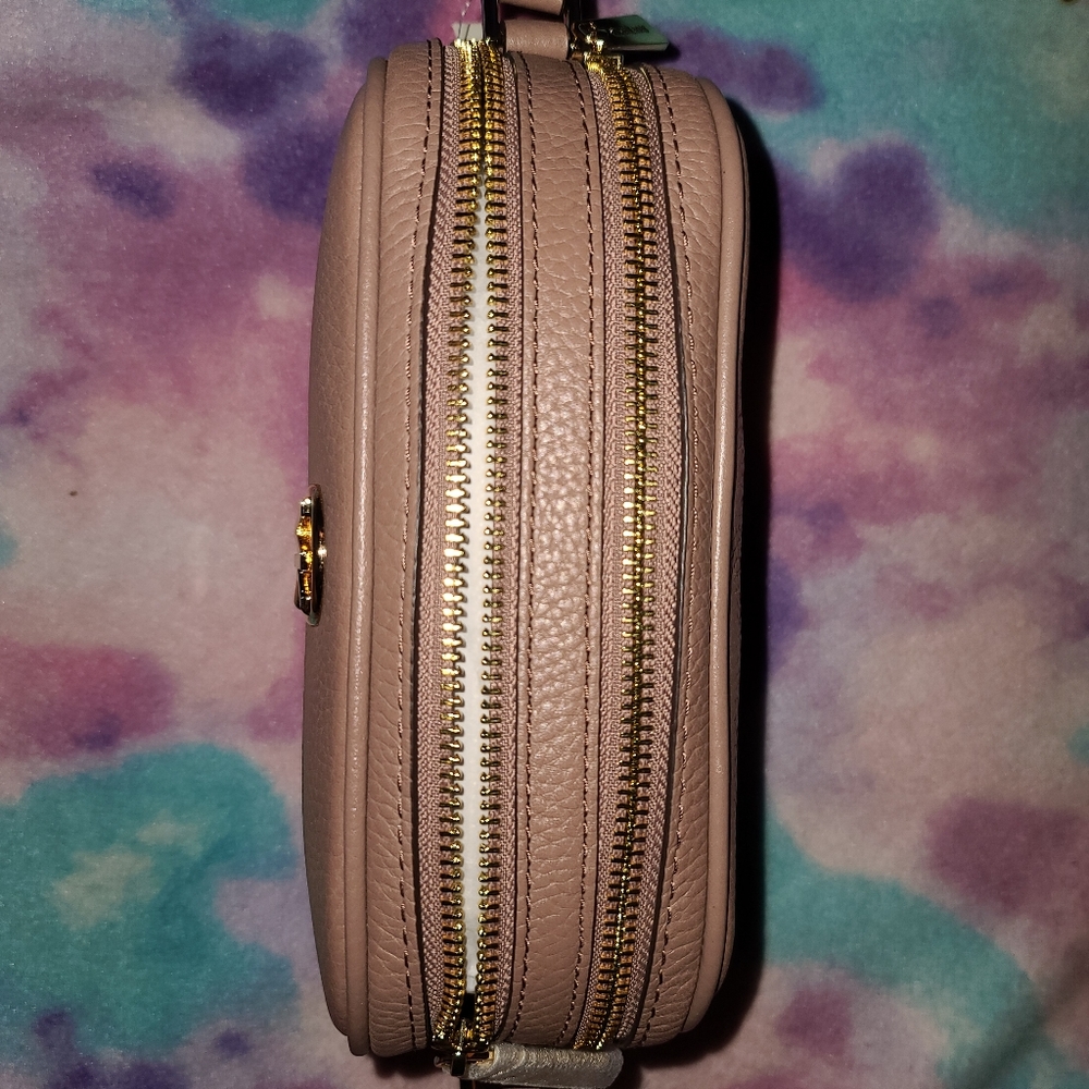 Michael Kors Crossbody - Picture 4 of 14
